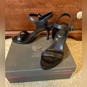 Never worn, in box Vince Camuto LYNONA